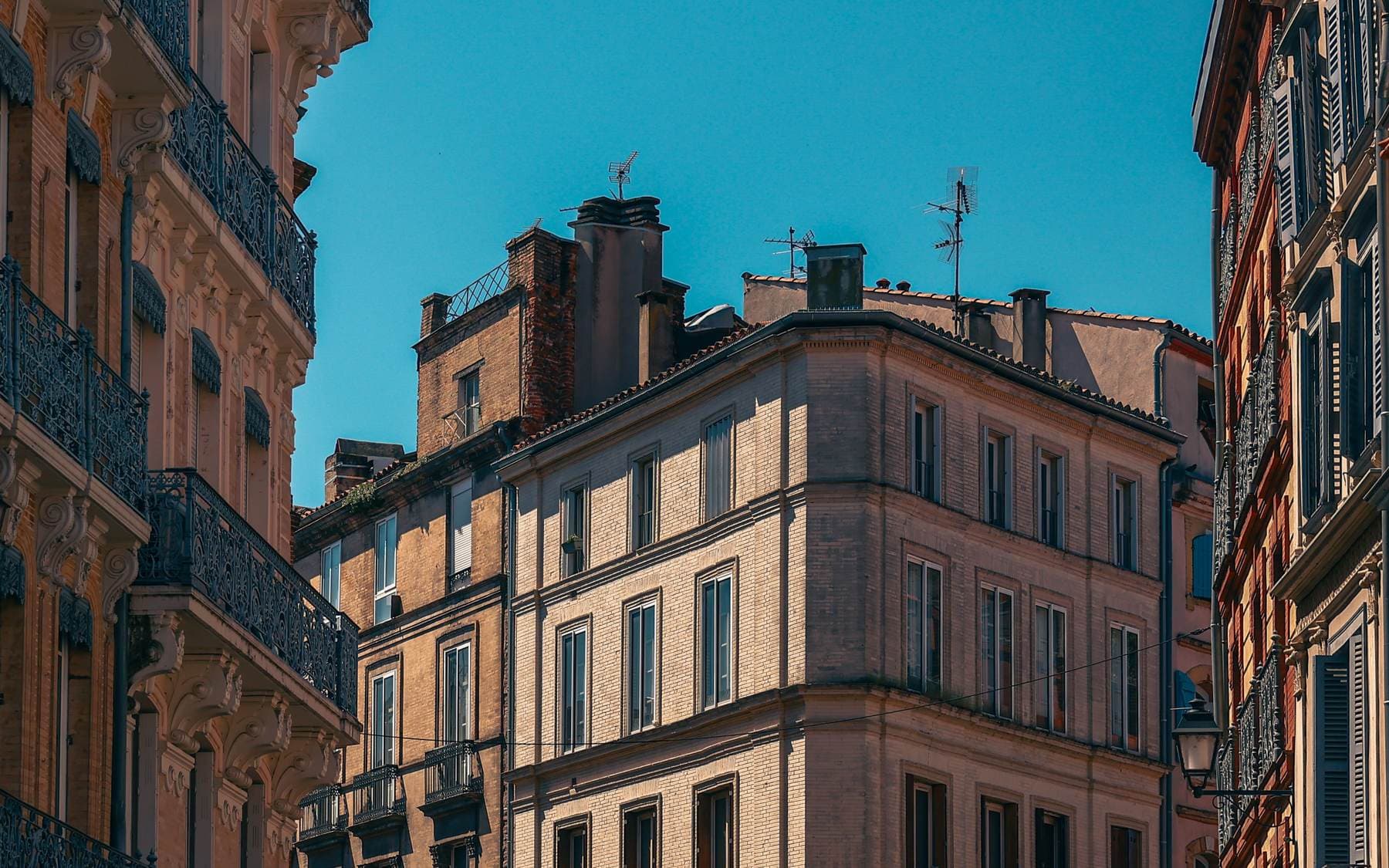 Façades de brique du centre de Toulouse