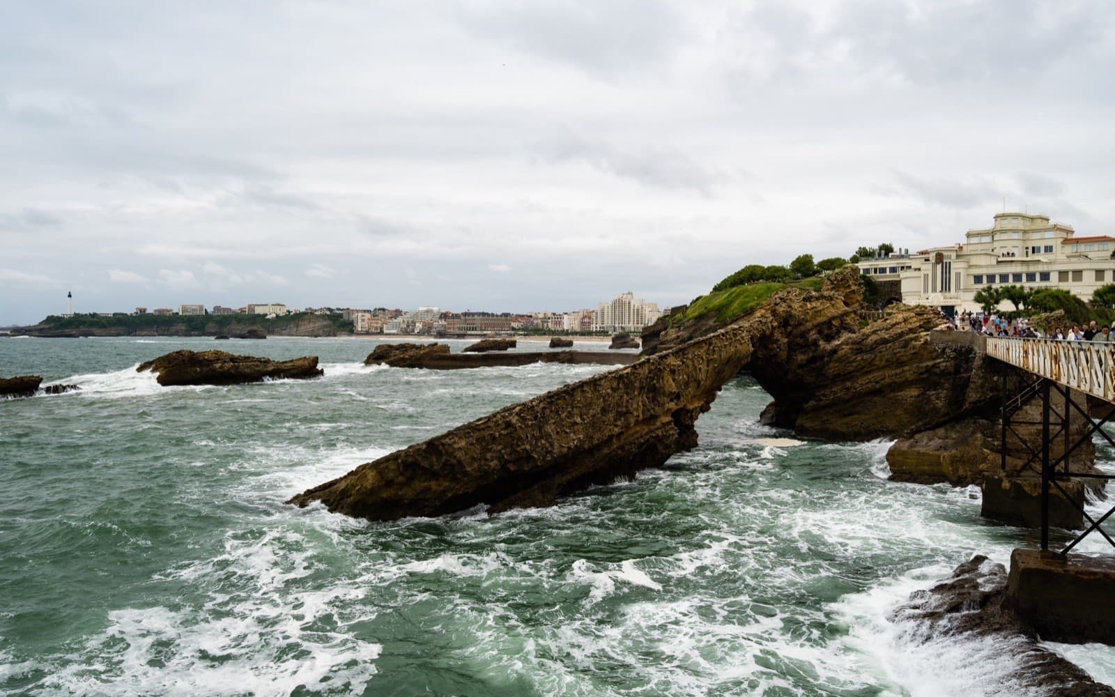 La Grande Plage de Biarritz vue du rocher de la Vierge