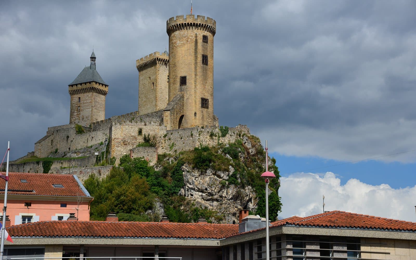Le château de Foix vu depuis le sud-ouest